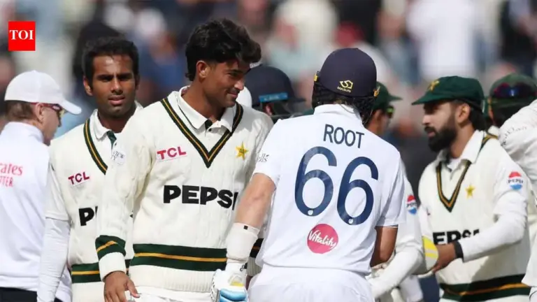 England overcomes early scare to win Third Test against Pakistan, sweeps series